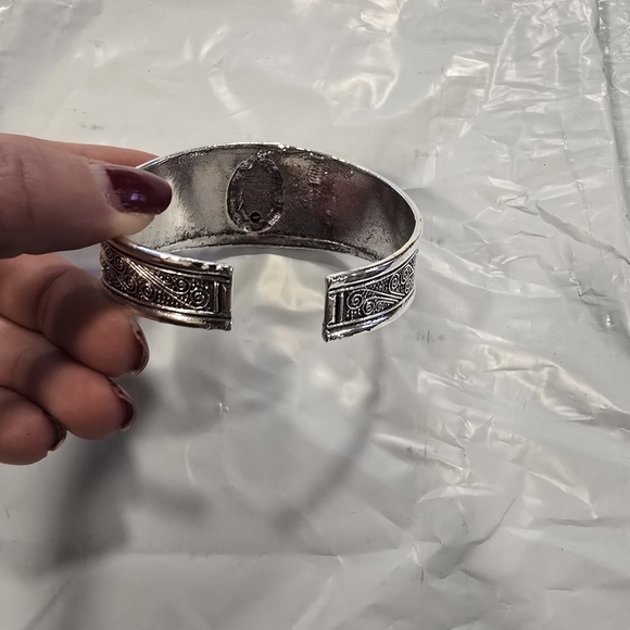 Silver and Turquoise Cuff Bracelet - Picture 6 of 7